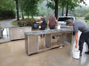 Flutkatastrophe-Savinja-Slowenien-Versuch-Rettung-Einrichtung