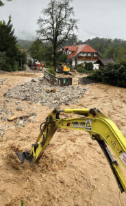 Räumarbeiten, damit die Fluten der Savinja in Slowenien ablaufen können.