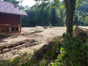 Nach der Überflutung des Vereinsgeländes des Fischereivereins Ljubno bleiben nur Schäden zurück.